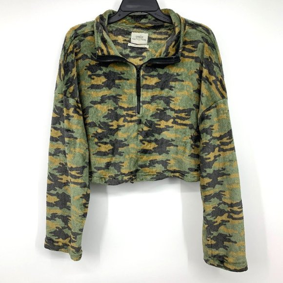 Urban Outfitters Sweater Angela Camo Crop Fleece 1/4 Zip Pullover - Picture 1 of 10